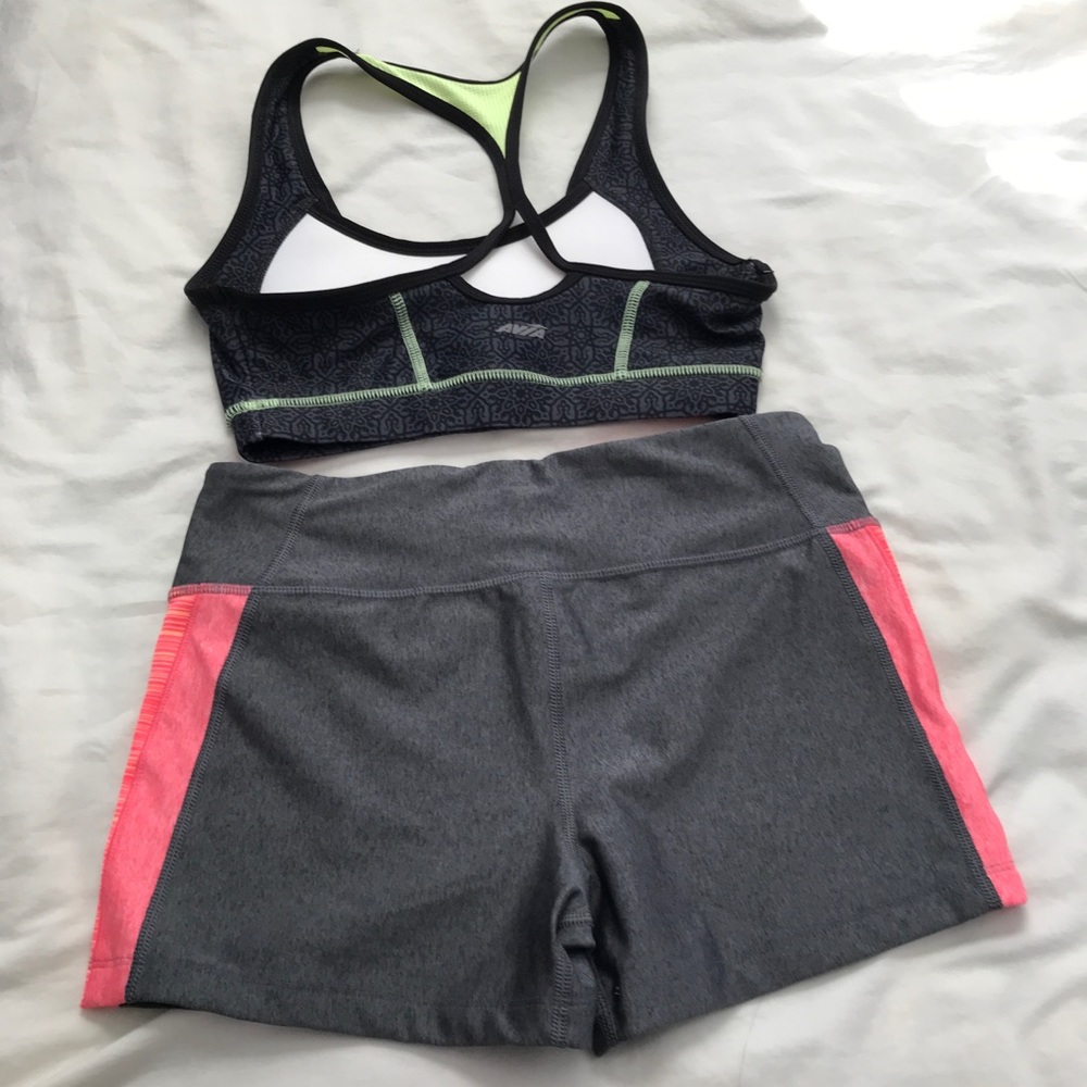 Bundle sports bra & Under Armour running/yoga shorts. In good condition.